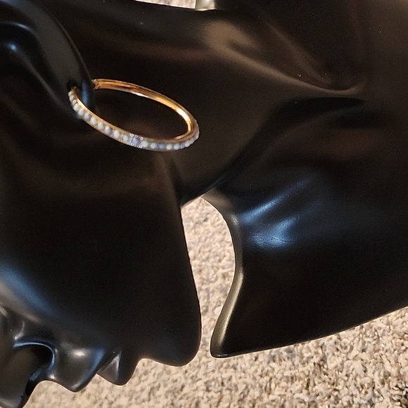 Jewelry - Hoop earrings